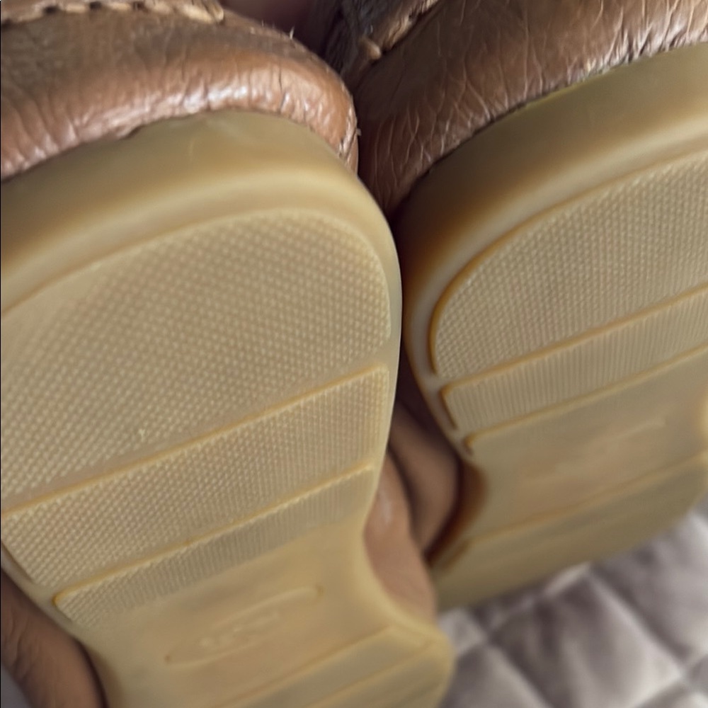 Coach Brown Leather Flats Timeless Style - Picture 6 of 11